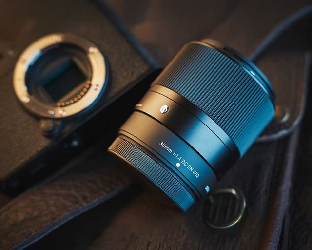 Sigma 30mm f/1.4 DC DN